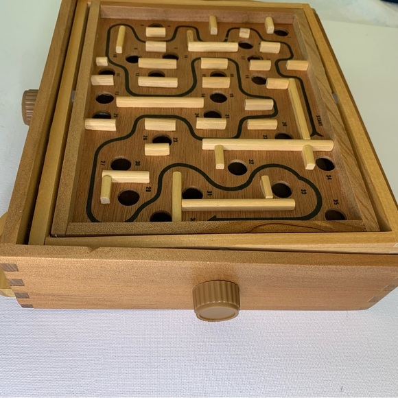 Labyrinth Wooden Tilting Puzzle Maze Game Cardinal #189 Premiere Edition no Ball - Picture 3 of 16